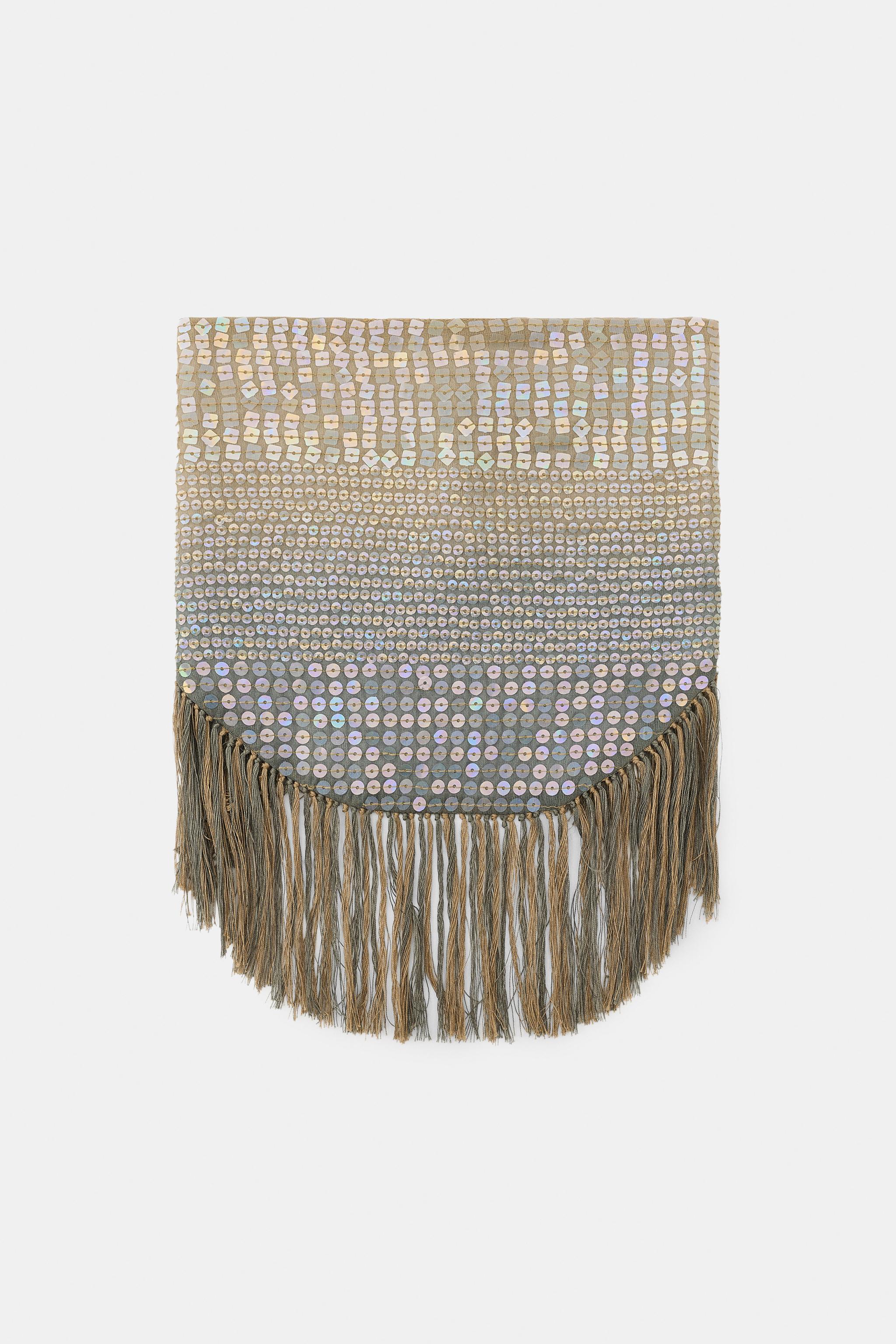 FOULARD À SEQUINS ET FRANGES